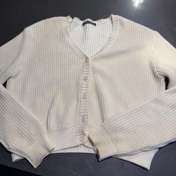 Brandy Melville Sweaters - Brandy Melville cardigan